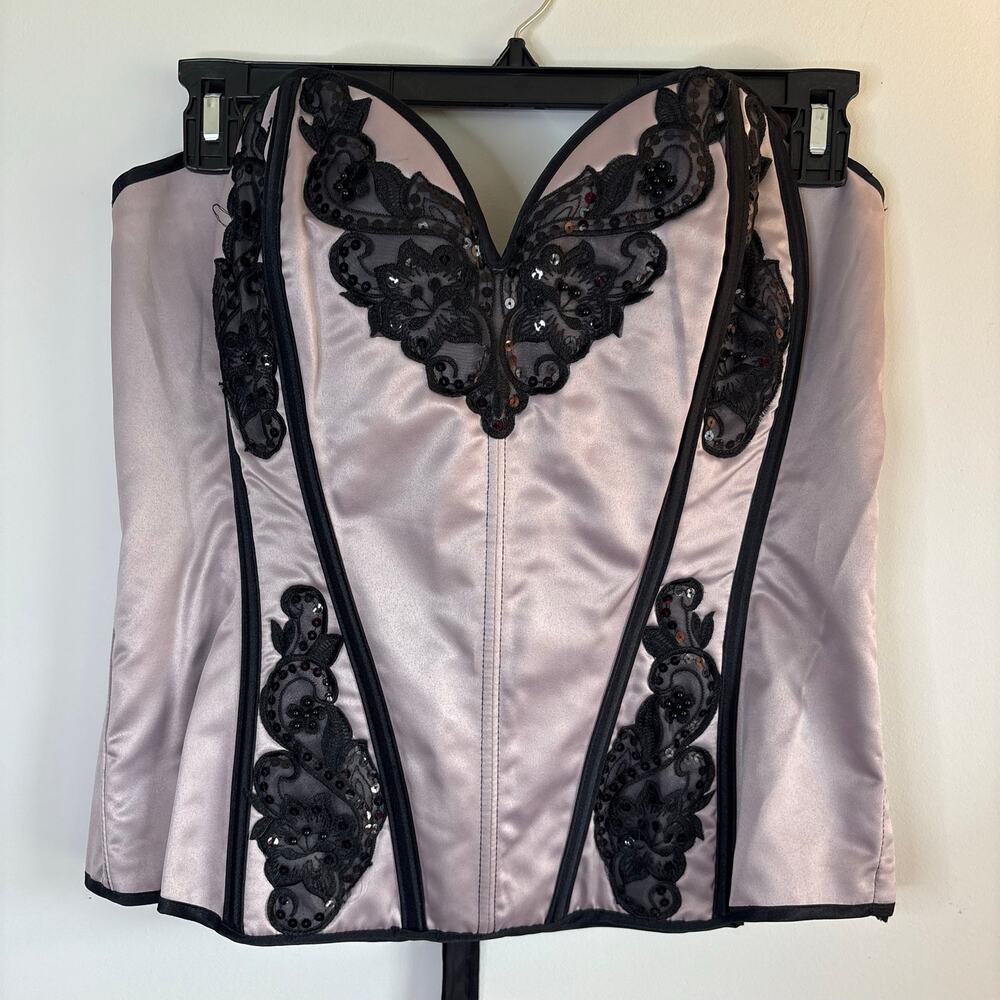 Intimate Attitudes Purple Overbust Corset Black Appliqué 38